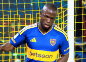 Enner Valencia celebrando su gol con Boca Juniors.