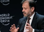 Economista y catedrático universitario. Lideró la comisión para la reforma del sistema de pensiones del IESS.