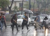LLUVIA CAE EN DISTINTOS SECTORES DE GUAYAQUIL 2025-01-17 PERIODISTA CHRISTIAN VINUEZA FOTOGRAFO CHRISTIAN VINUEZA AG-PERIODISTA AG-GRANASA AG-EXTRA