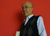 Iván Carvajal, poeta y pensador ecuatoriano, dejó una obra que lo sitúa entre las voces fundamentales de la poesía nacional.