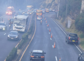 Agentes gestionan el tránsito en la Velasco Ibarra durante el cierre parcial