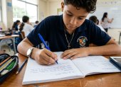 Quizás se debe volver a leer y escribir a mano, algo que, equivocadamente, consideramos análogo y obsoleto.