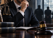La Ley Antimafias plantea sanciones para los abogados que colaboren con estructuras criminales, lo que abre un debate sobre el secreto profesional y el derecho a la defensa.