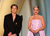 Emilia Clarke y Emma D’Arcy compartieron escenario durante la 78.ª edición de los Premios Emmy, protagonizando uno de los momentos más comentados de la ceremonia.