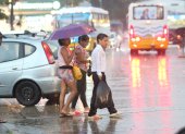 20-2-25-LLUVIA EN LA MARTHA DE ROLDOS AG-PERIODISTA AG-GRANASA AG-EXTRA
