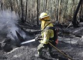 El incendio forestal consumió cinco hectáreas de vegetación en La Vicentina e Itchimbía, en el centro-norte de Quito.