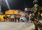Operativo conjunto de policías y militares durante el toque de queda en Ecuador, vigente desde el 17 de septiembre.