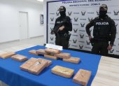 Policía encontró 13 bloques de presunta droga en una urbanización de Bellavista Alta.