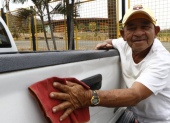 El Cholo llevaba más de 36 años lavando y cuidando carros en el Monumental.