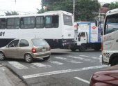 Tal vez necesitemos cambiar de asiento. Cruzar la calle y sentarnos un rato en la acera de enfrente. Mirar desde otra perspectiva y preguntarnos no sólo qué deberían hacer distinto los demás, sino qué podemos hacer distinto nosotros.