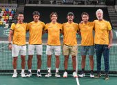 Gonzalo Escobar, Ángel Véliz, Álvaro Guillén, Diego Hidalgo, Andrés Andrade y el capitán Raúl Viver.