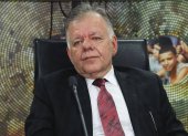 Xavier Zavala Egas es abogado y doctor en Jurisprudencia. Fue decano y catedrático universitario por más de 40 años.