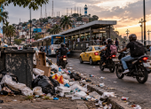 Referencial. Guayaquil enfrenta problemas de limpieza, transporte y movilidad que reflejan el deterioro de varios servicios urbanos.