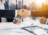 Las Alianzas Público-Privadas buscan facilitar la participación de capital privado en proyectos de infraestructura considerados estratégicos para Ecuador.