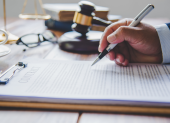 La independencia judicial y el respeto al debido proceso son elementos fundamentales para preservar la confianza en la justicia y el Estado de derecho.