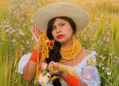 Las hualcas que diseña han llamado la atención por su elaboración y carga cultural.