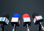 Las entrevistas a funcionarios públicos y las preguntas de los medios forman parte del debate sobre transparencia y rendición de cuentas en Ecuador.