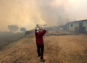 El incendio en Casitagua afecta la calidad del aire por el humo y ceniza, generando riesgos para habitantes de sectores cercanos.