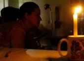 ¿Y qué les importa a quienes gobiernan si volvemos a quedarnos ocho horas sin electricidad, cuando sus casas ya cuentan con generadores y paneles solares?