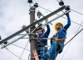 El Gobierno dispuso que 185 empresas AV1 y AV2 reduzcan su consumo de energía de la red eléctrica durante una jornada a la semana.