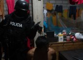 Cae alias La Patrona en Guayaquil por presuntas extorsiones y cobro de vacunas.