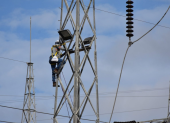 Las grandes industrias deben desconectarse de la red eléctrica una vez a la semana.