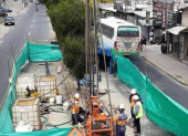 Trabajadores de la española Typsa trabajan en un perfilamiento para la extensión del metro de Quito hasta Calderón, una vez que terminaron el estudio del tramo hasta La Ofelia.