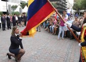 Hoy, en su día, la Bandera que nos pide no recordarla, saludarla, pero haciendo una introspección en nuestra conciencia para responder a sus cuestionamientos sobre nuestra identidad, civismo y amor patrio.
