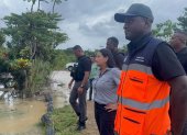 Tres ríos se desbordaron en Esmeraldas tras lluvias; comunidades de Eloy Alfaro reportan inundaciones.