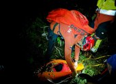 Rescate. Bomberos de Quito localizaron a 17 excursionistas, incluidos 12 niños, que se desorientaron durante el descenso de una montaña.
