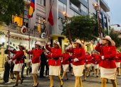 Desfile de antorchas de los Bomberos de Guayaquil.