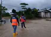 Personal de gestión de riesgos realizó recorridos en zonas afectadas por el incremento del caudal y las inundaciones provocadas por las intensas lluvias en Eloy Alfaro.