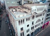 Técnicos municipales inspeccionaron edificaciones patrimoniales de Guayaquil para identificar daños y prevenir un mayor deterioro durante las lluvias.
