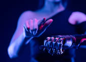 La compañía revisa sus protocolos de protección y evaluación antes de continuar con el desarrollo de sistemas de inteligencia artificial más avanzados.