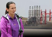 Mensajes de texto revelan cómo la exministra Inés Manzano intervino ante la gerencia de Elecaustro para acelear la contratación de Karpowership.
