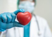 El Día Mundial del Corazón fue establecido en el año 2000 por la Federación Mundial del Corazón, con el respaldo de la Organización Mundial de la Salud (OMS).