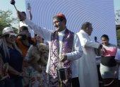 El arzobispo de Guayaquil, Luis Gerardo Cabrera, durante la bendición de mascotas.