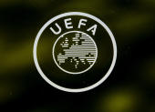 Logo de la UEFA en su sede