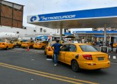 Los taxistas el 1 de octubre de 2026 tuvieron que recorrer gasolineras de Guayaquil buscando gas.