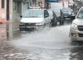 El Inamhi mantiene vigente la Advertencia Meteorológica N.° 77, que contempla un mayor riesgo entre la noche del 2 y la madrugada del 4 de octubre.