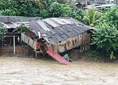 En Muisne hay afectaciones por el desbordamiento de río.