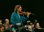 Gerson Eguiguren participó en el concierto que inauguró Nuestra Música el 1 de octubre en el Teatro Nacional Sucre, una jornada dedicada al pasillo ecuatoriano.