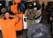 Los privados de la libertad de la Cárcel de Esmeraldas fueron trasladados a la de Guayas. Militares participaron.