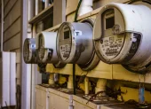 Los cortes de energía han generado reclamos en distintos sectores de Guayaquil durante los últimos días.