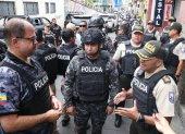 Tres detenidos fueron capturados en Guayaquil por extorsionar a vecinos y obreros cerca del Quinto Puente.