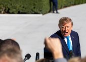 El presidente de EE.UU., Donald J. Trump, habla con los medios de comunicación mientras el 5 de octubre de 2026.