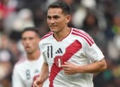 Jairo Vélez busca convertirse en el hombre que le dé pausa, creatividad y claridad al ataque de la selección peruana.