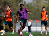 La falta de continuidad y la competencia en la zona ofensiva podrían llevar al brasileño a buscar nuevamente minutos lejos del Real Madrid.