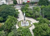 La Columna de los Próceres se levanta en el Parque Centenario como homenaje a los protagonistas de la independencia de Guayaquil.