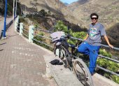El ciclista José Ignacio Moreta cumple con su proyecto de llegar al Salar de Uyuni, desde Quito